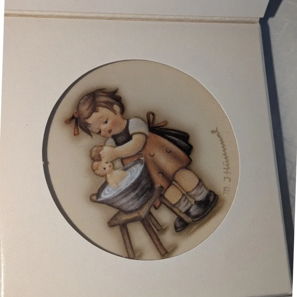 Goebel Hummel Doll Bath Doll Bath Miniature Plate‎ Hum 993 Germany 3.125in Box